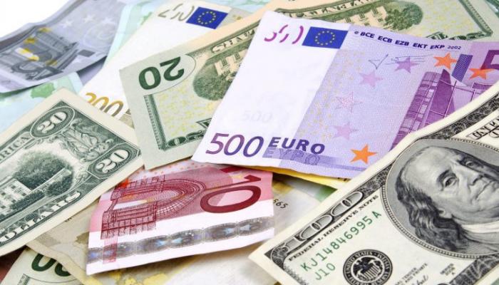 الأورو يتراجع تدريجيا و الدولار شبه مستقر أمام الدرهم