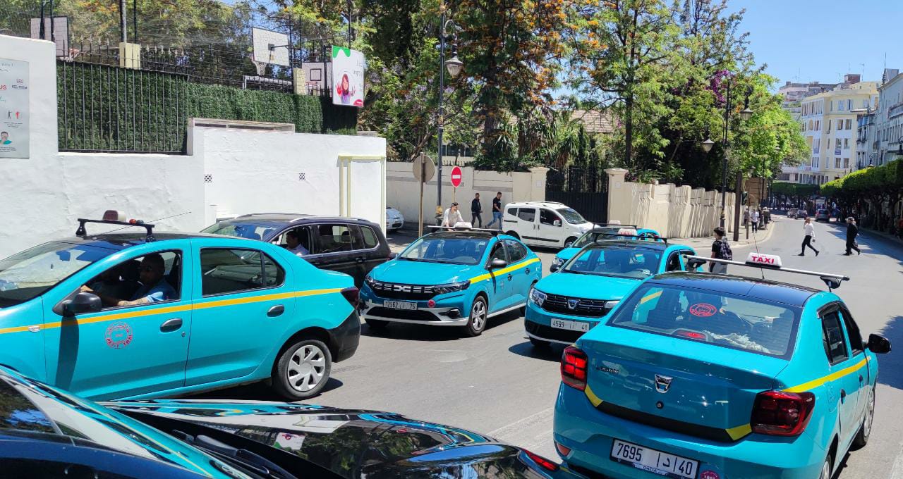 أرباب لاغريمات طاكسي صغير بطنجة