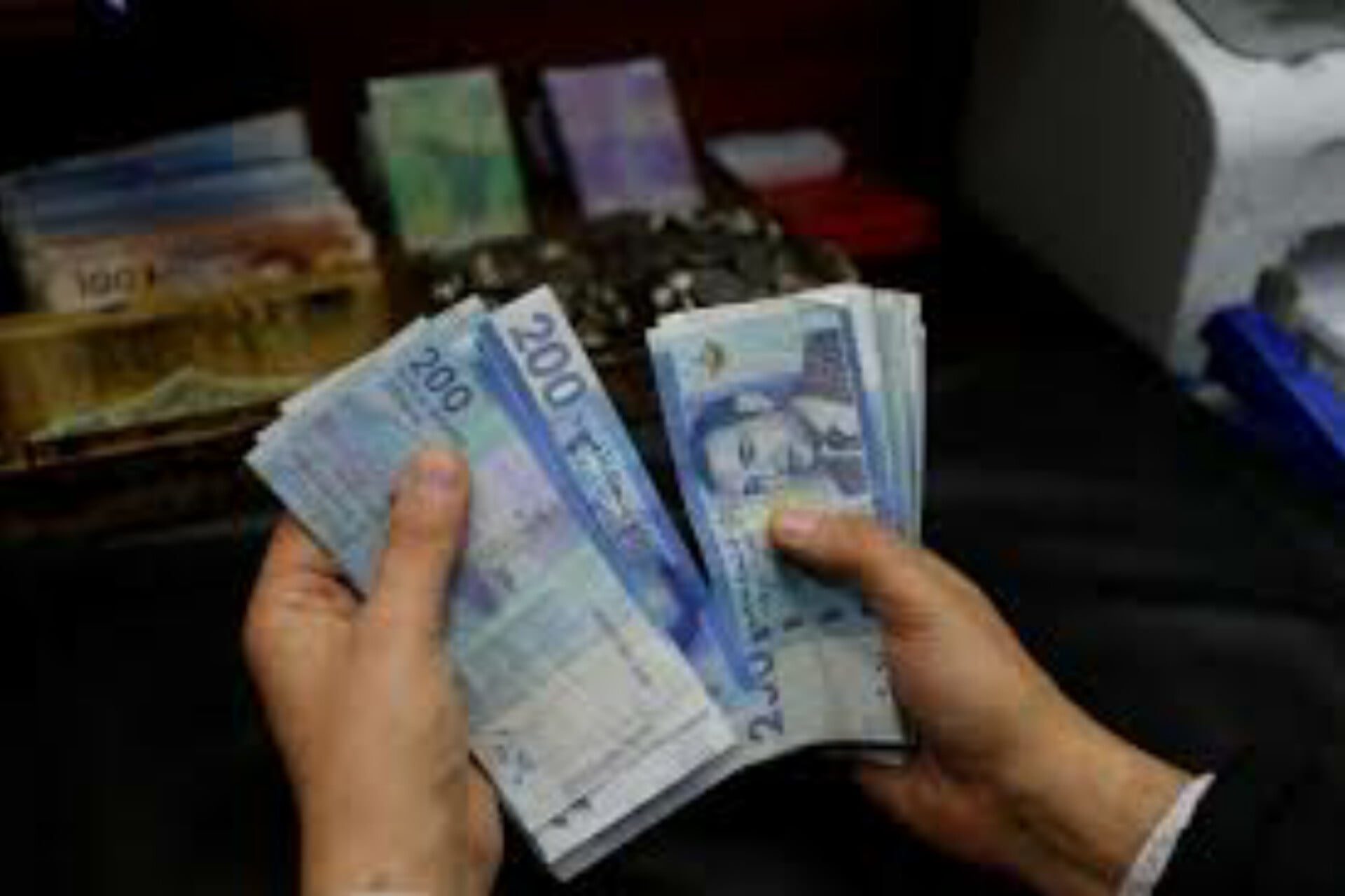 الدرهم المغربي يرتفع أمام الدولار و الأورو