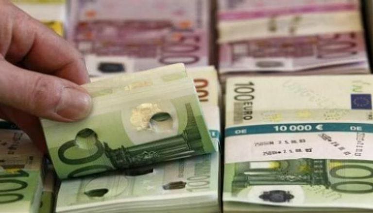 الأورو يسجل ارتفاعا تدريجيا في سوق الصرف
