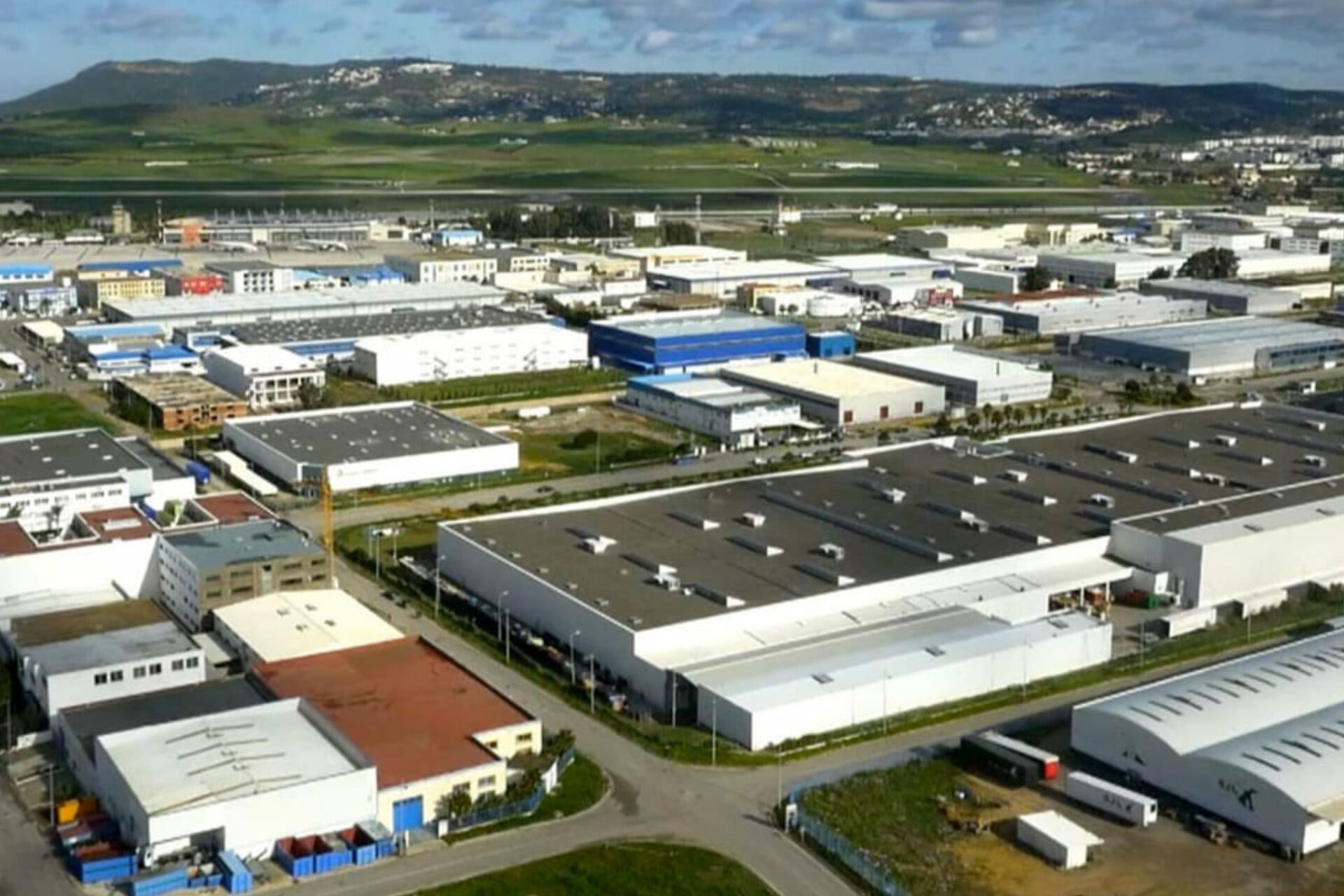 معامل صناعية