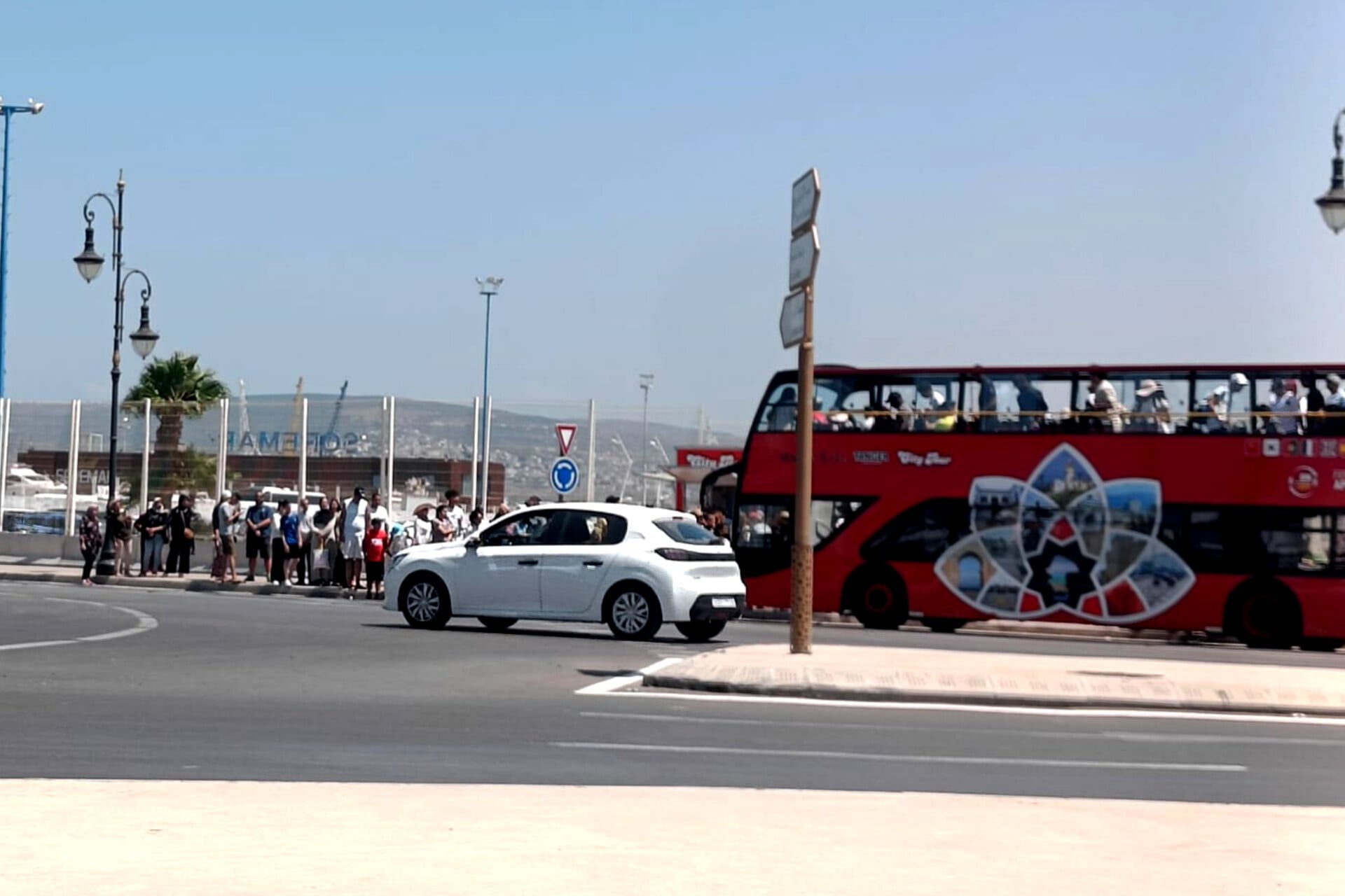 حافلة السياحة بطنجة
