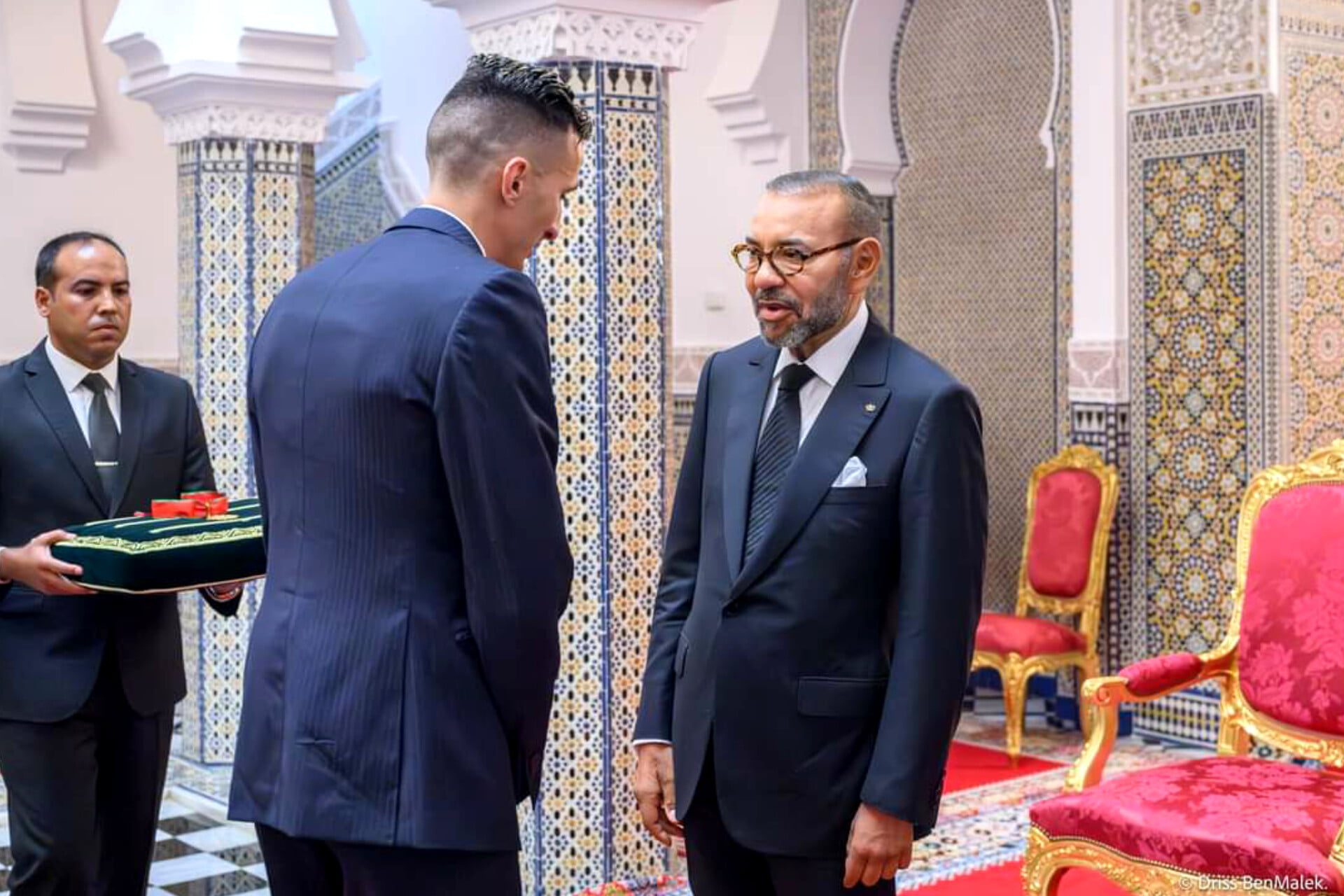 الملك يستقبل سفيان البقالي