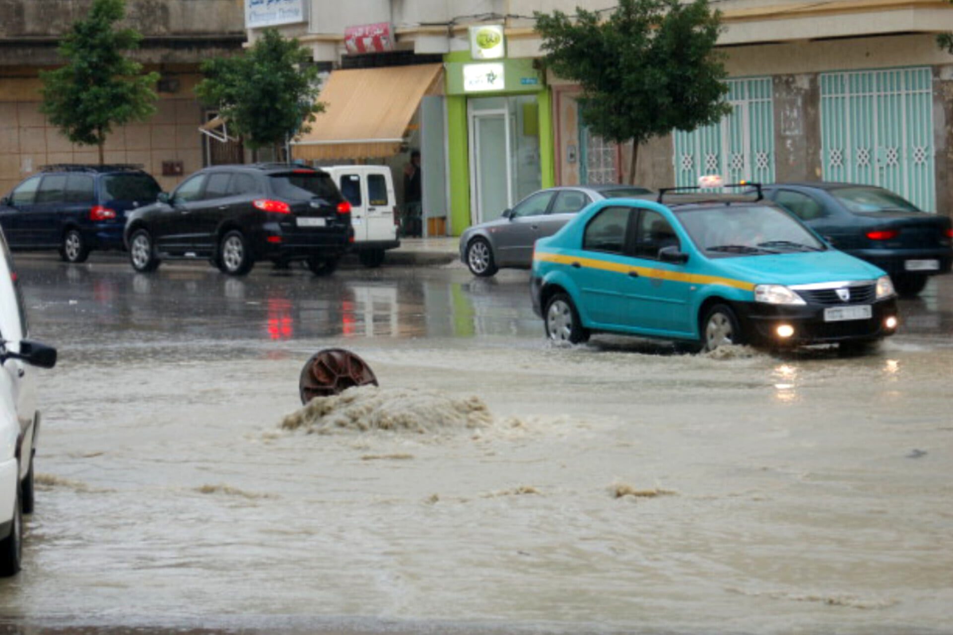 زخات رعدية قوية
