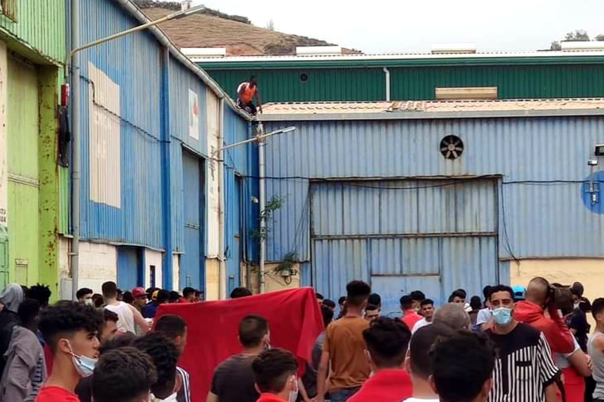 إيقاف 60 شخصا بين طنجة وتطوان بتهمة التحريض على الهجرة إلى إسبانيا