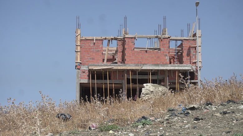 اهربوا من طنجة الحصول على رخصة البناء وشواهد الماء والكهرباء من عجائب الدنيا السبعة