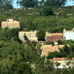 بناء منازل وسط غابة اشراقة ضواحي طنجة