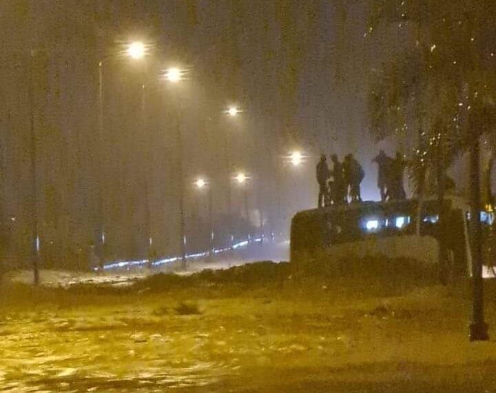 فيضانات طاطا تحاصر حافلة قادمة من طانطان 