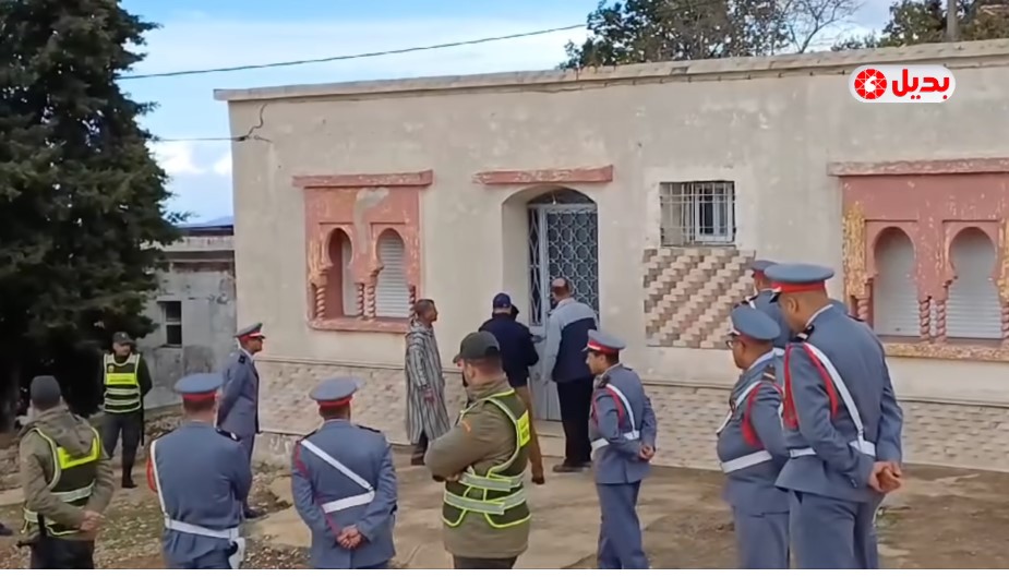 جماعة تزروت تفرغ بالقوة مسكن تابع لها من ورثة عبد الهادي بركة والد نبيل بركة زوج الوزيرة المنصوري