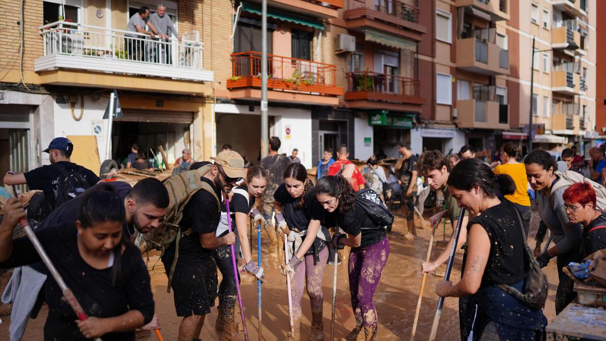 هذه أسباب فاجعة الفيضانات المدمرة في إسبانيا .. تحليل أيمن الزبير