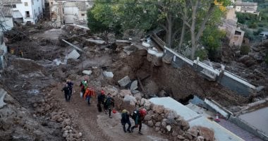 فيضانات إسبانيا.. تسجيل 217 وفاة والبحث عن 2000 من المفقودين