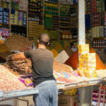 تجار القرب