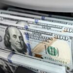 الدولار يرتفع وسط ترقب لسياسات ترامب