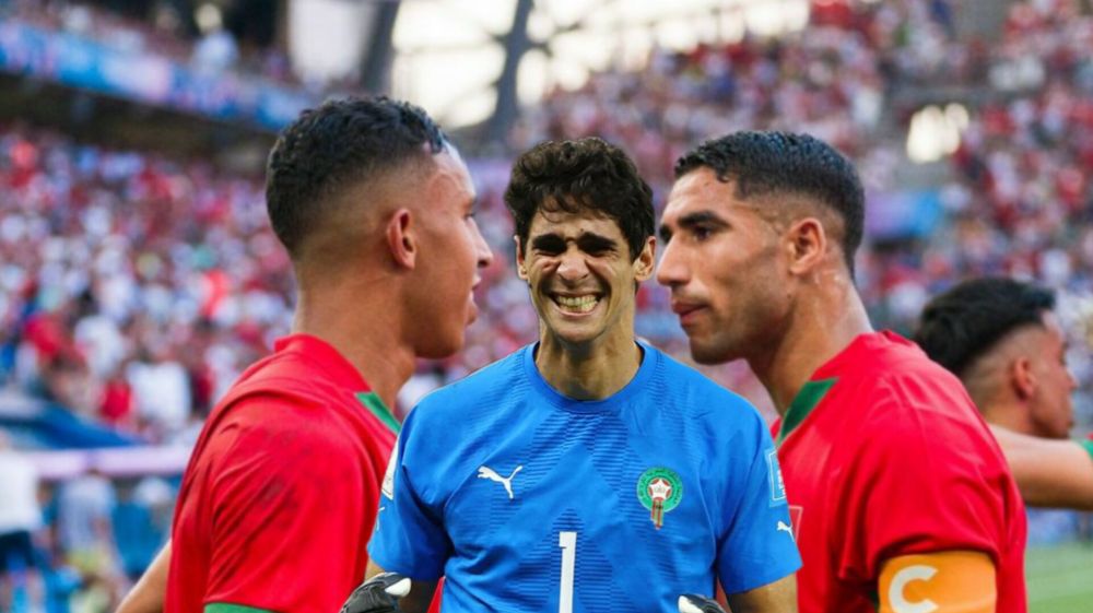 بونو وحكيمي ورحيمي ضمن المرشحين لتشكيلة "فيفا" للظفر بهاته الجائزة