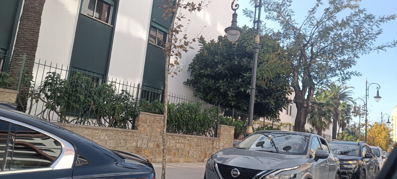 الاختناق المروري قرب المدارس الخاصة