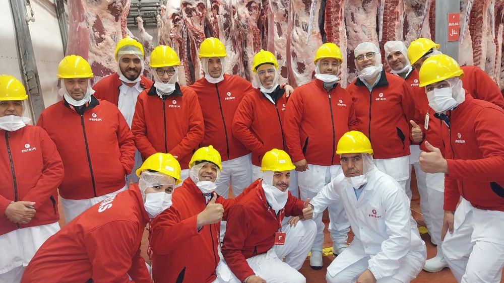 مهني اللحوم يؤكد انخفاض أثمان الغنمي ولحم البقر في الأسواق المغربية