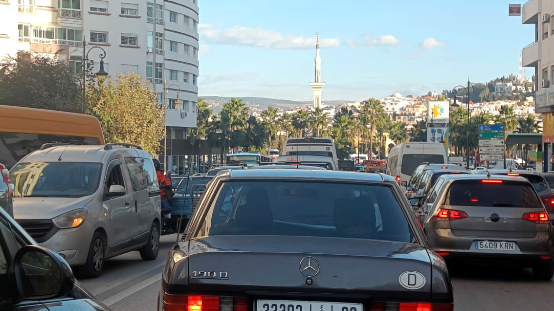 إحصائيات سلطات طنجة.. 9200 سيارة تعبر ساعة الذروة من مدار تطوان