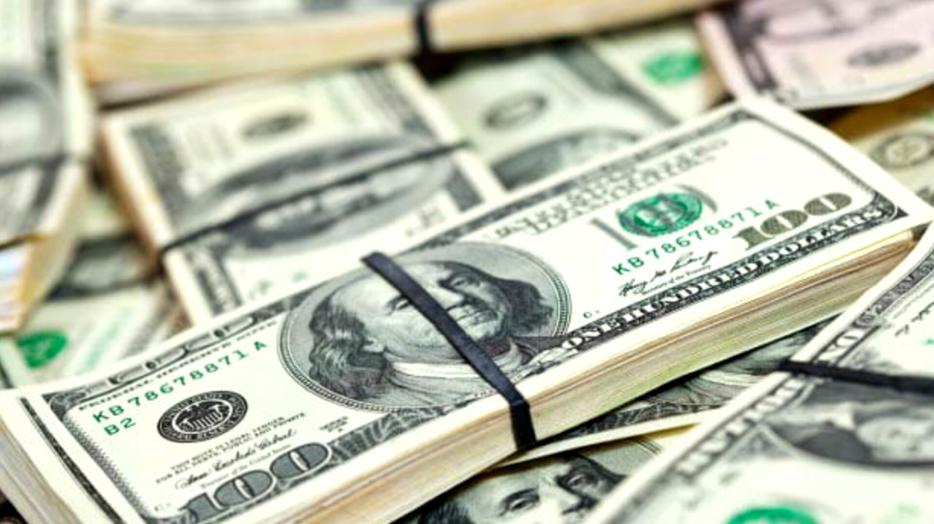 تراجع الدولار مقابل 6 عملات في تعاملات اليوم الإثنين