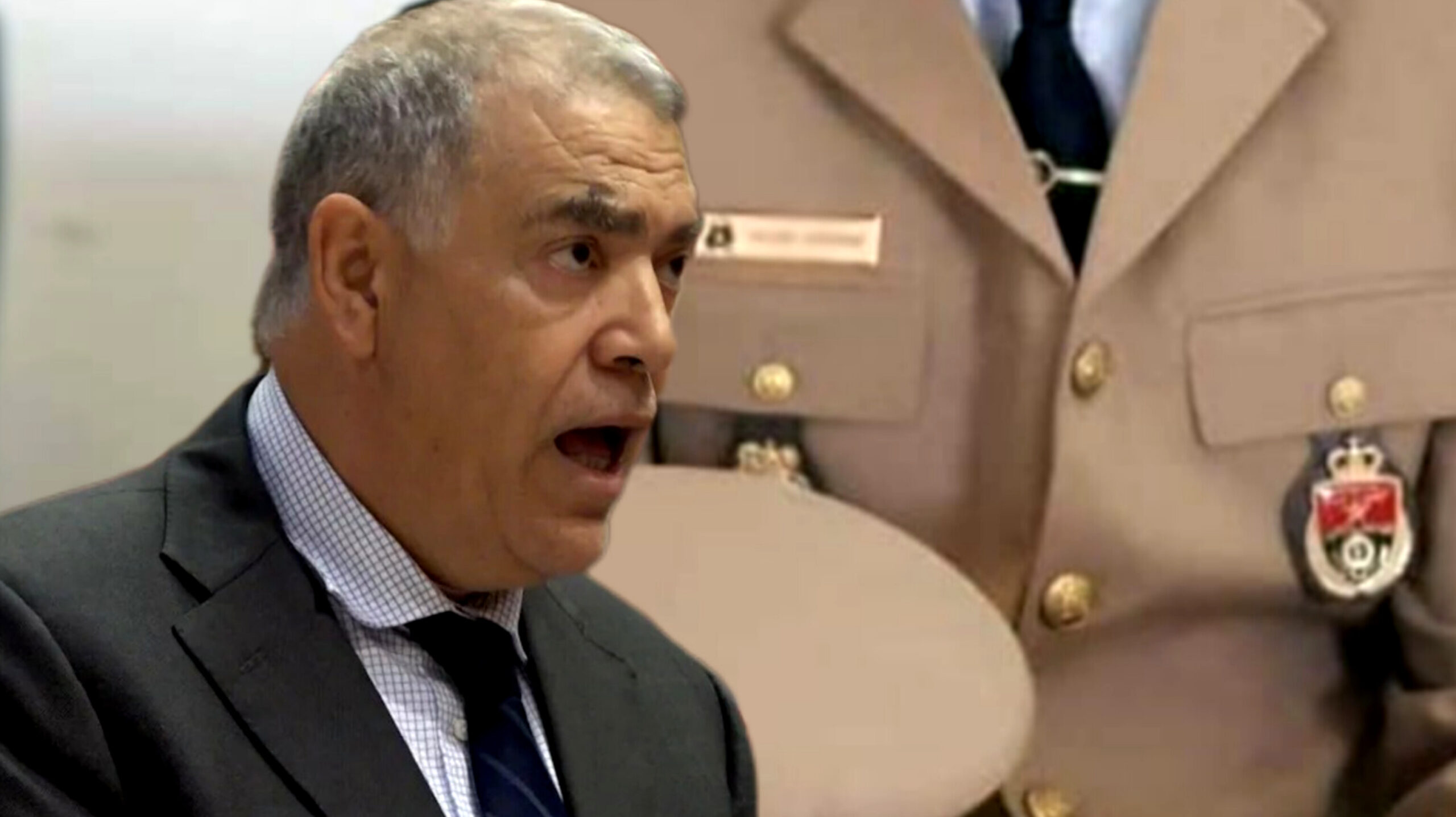 ما هي جريمة الفساد التي ارتكبها قائد عزلته وزارة الداخلية اليوم ؟