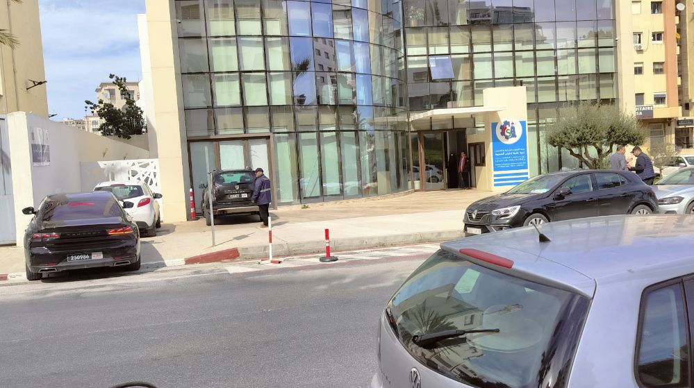 مستشارون يعبرون استياءهم من تصرفات أحد النواب الموسوم ب اللهطة 