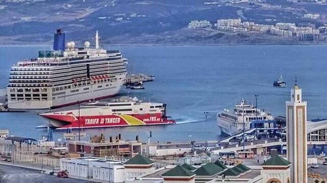 عاصفة جديدة تتسبب في تعليق الرحلات بين طريفة وطنجة