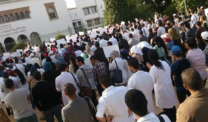 إضراب وطني مصحوب بوقفات احتجاجية يوحد أسرة التعليم في المغرب