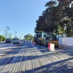 شاب بريطاني يسخر من إنجاز أشغال الطرق كما هو الحال في طنجة..