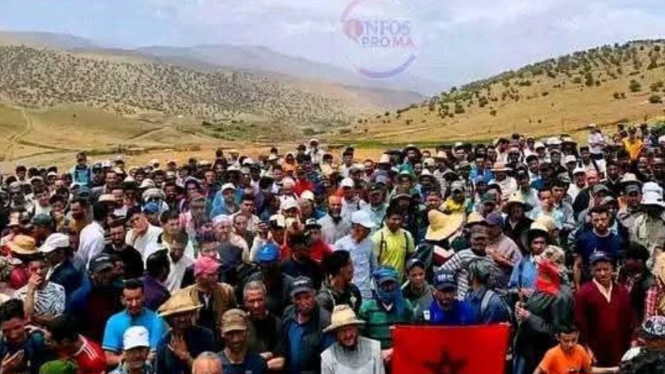 لغز خروج رجال آيت بوگماز عن صمتهم بعد طول صبر منذ فجر الاستقلال ولماذا قطعوا عشرات الكيلومترات مشيا على الأقدام
