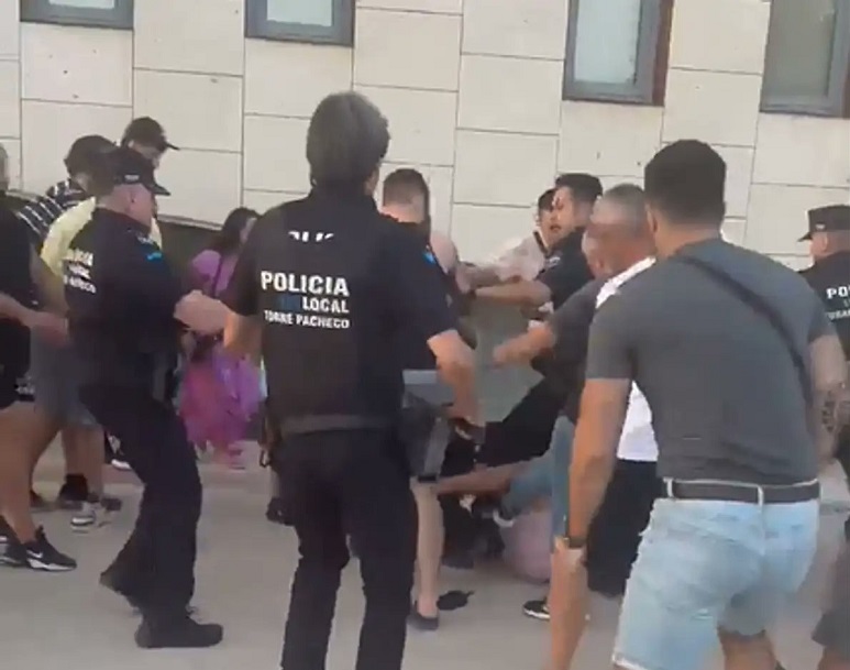 الشرطة الإسبانية تقرر إرسال تعزيزات إلى إقليم مورسيا طوري باتشيكو 