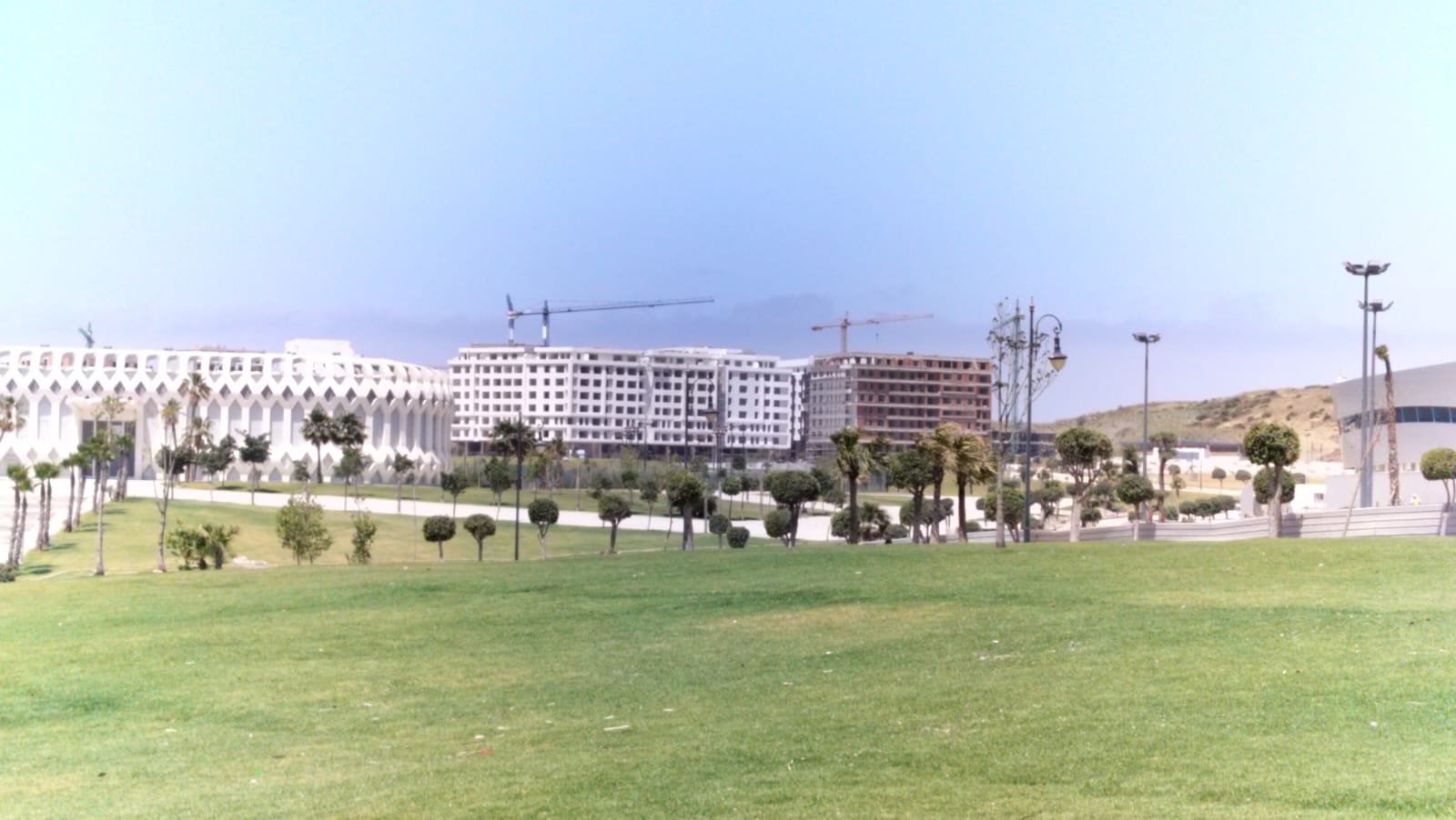 ثمن "هوتة" يُشعل غضب رواد فيسبوك.. شقق طنجة تثير الجدل بأسعارها الخيالية