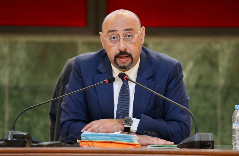 عمدة طنجة يستعرض حصيلة النصف الأول من الولاية الجماعية ويدعو إلى مراجعة شرط النصاب القانوني