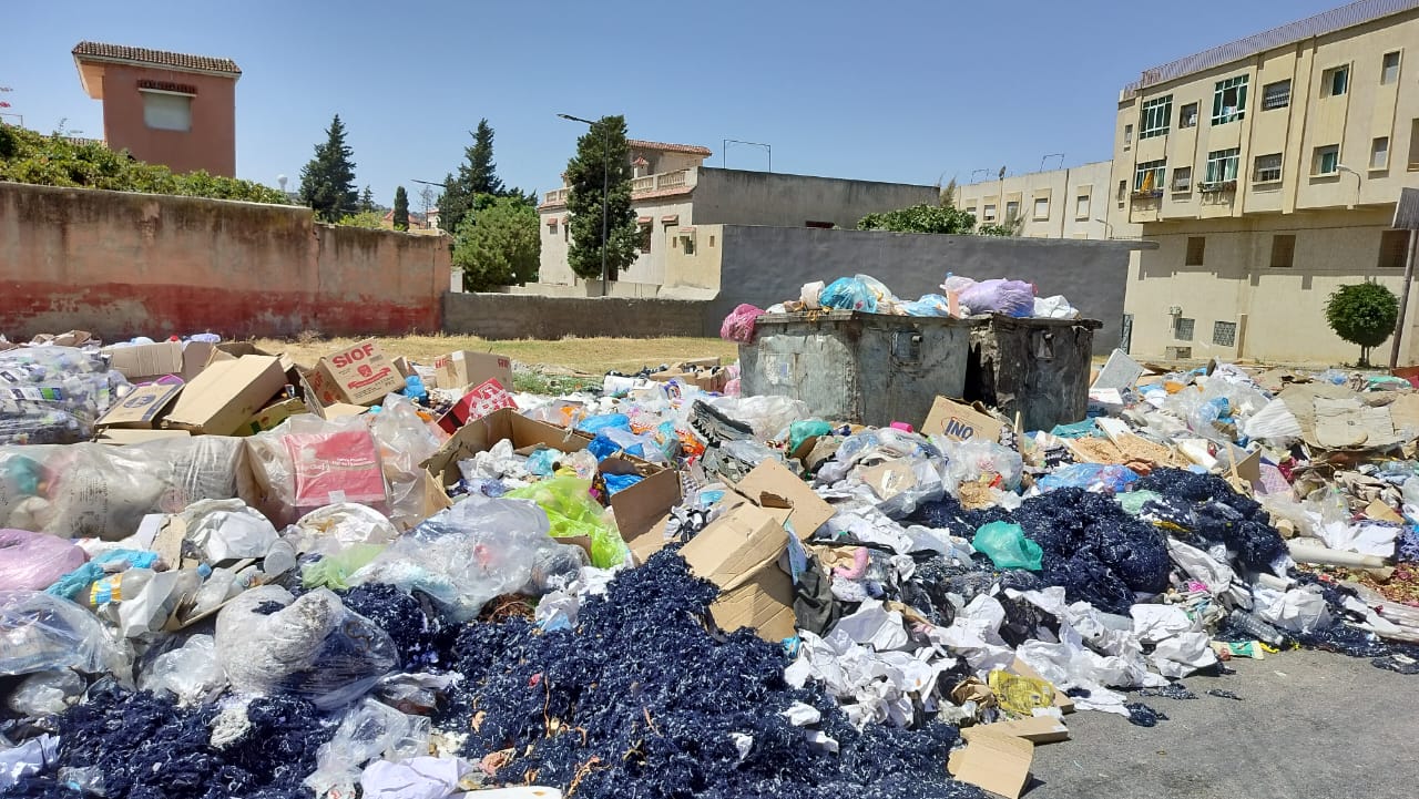 جماعة اكزناية تغرق في النفايات وسط صمت رسمي وتأخر في إبرام الصفقة الجديدة