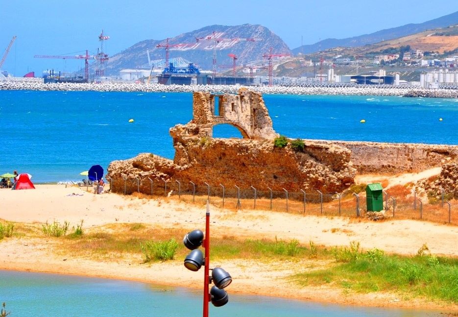 الكراء السياحي يزاحم الأسر في طنجة والشمال… أرباح يومية تُشعل أزمة السكن القار