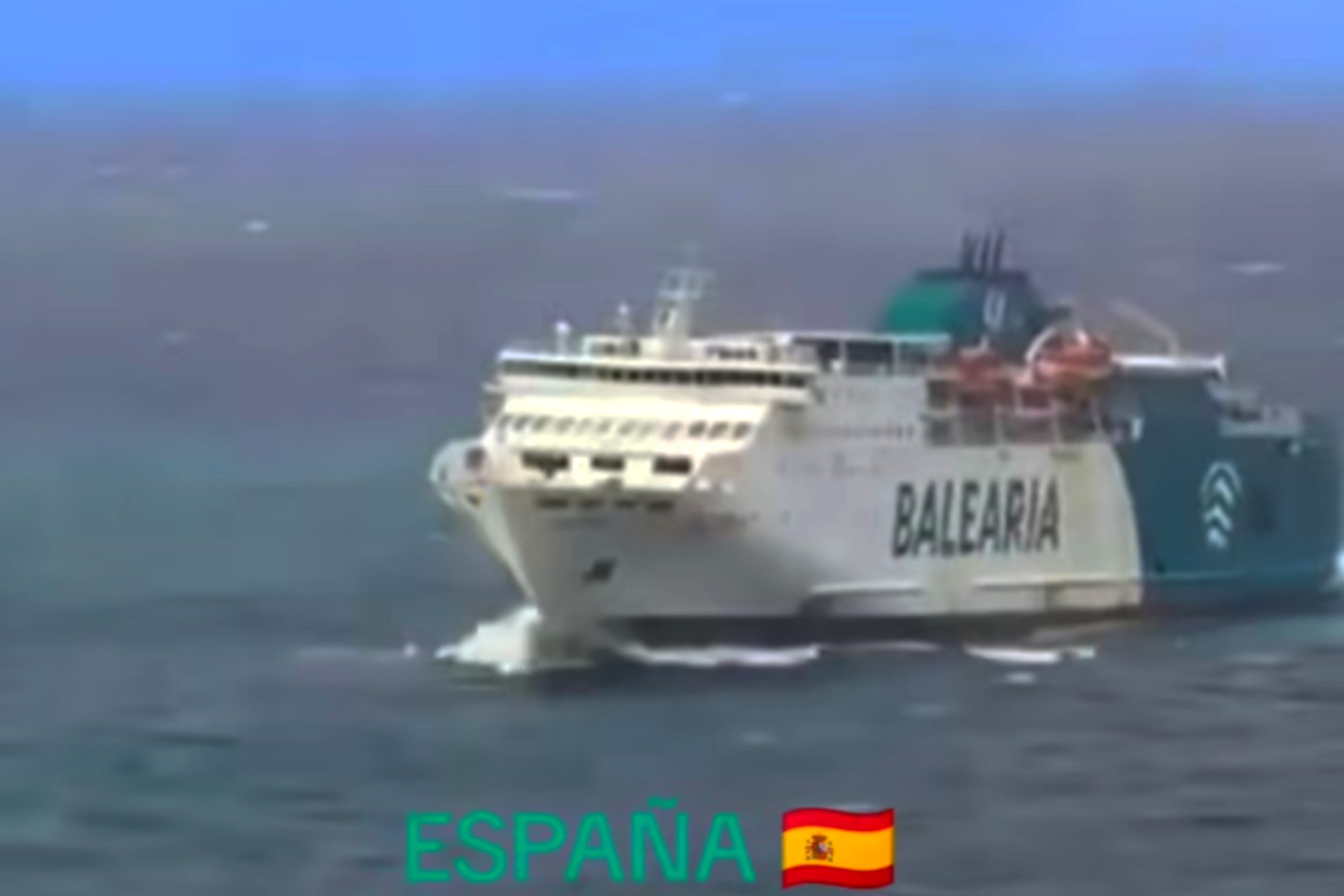 ميناء طريفة يعلن وقف الخط البحري مع طنجة مؤقتا