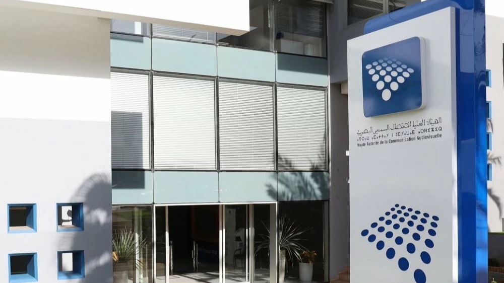 الهاكا تصفع صحفي براديو مارس نعت إبراهيم دياز "بالحمار"