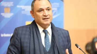خبير اقتصادي يرد على تصريحات وزير الصناعة والتجارة بشأن تنافسية المقاولين المغاربة