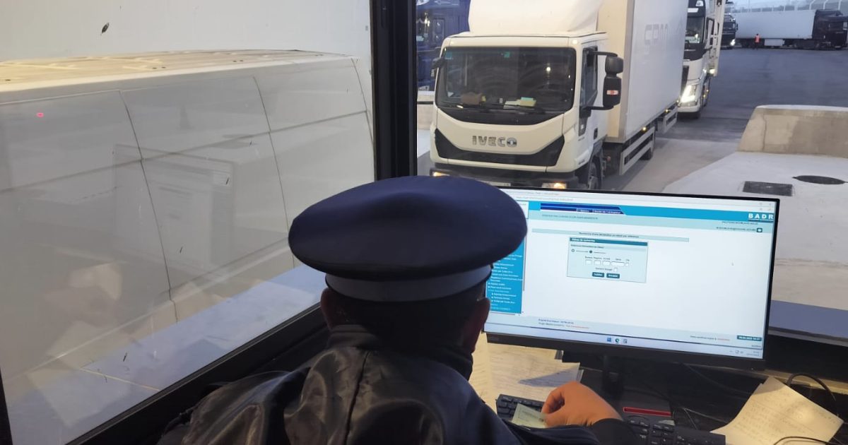 إحباط تهريب 181 كلغ من الشيرا بميناء طنجة المتوسط 