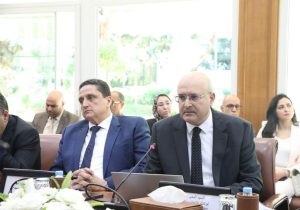 المدير العام للوكالة، منير اليوسفي إلى جانب بعض أعضاء المجلس الإداري لوكالة إنعاش وتنمية أقاليم الشمال 