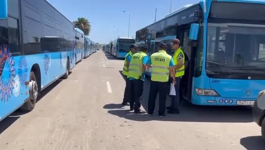 غليان داخل صفوف سائقي حافلات "إيصال" طنجة للنقل الحضري بسبب هزالة الأجور