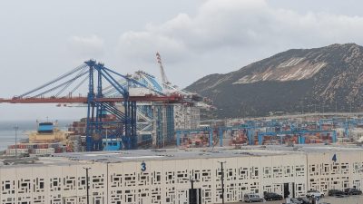 طنجة المتوسط يعزز دينامية الموانئ.. 84 مليون طن من البضائع خلال 6 أشهر