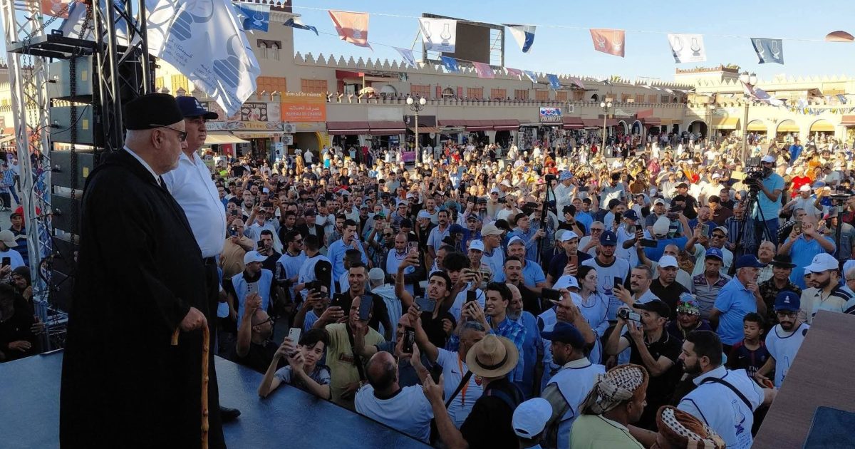 مهرجان بنكيران يستقطب أكثر من 10 آلاف مواطن في وجدة