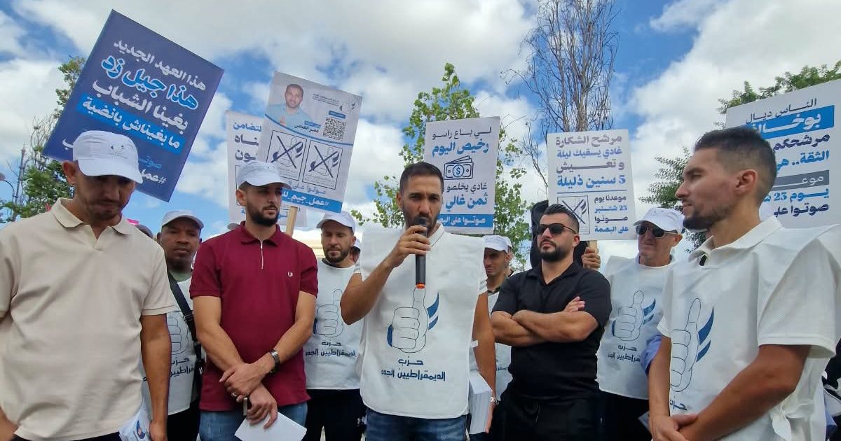 عمر العباس يرفع إيقاع حملته الانتخابية ويستقطب تفاعلا واسعا بالمجمع الحسني والرهراه
