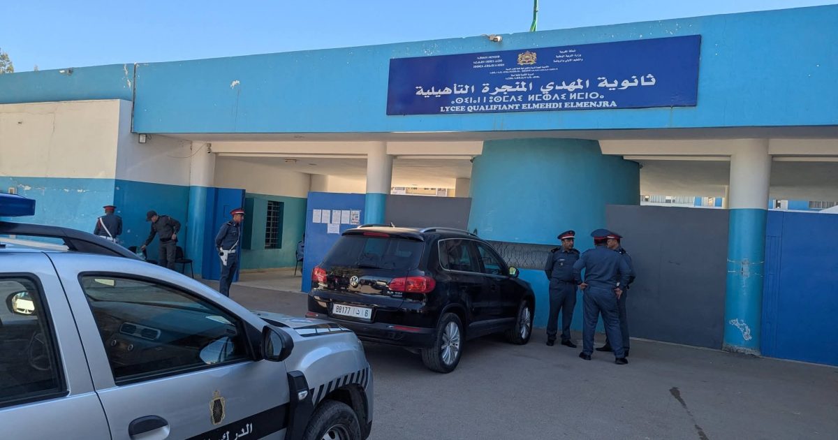 إقبال مبكر للناخبين على مركز التصويت بثانوية المهدي المنجرة بجماعة اكزناية