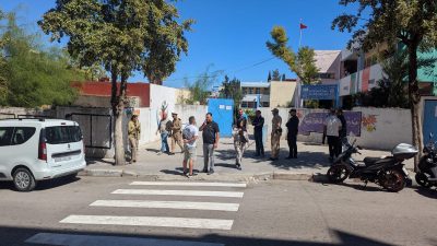طنجة.. ضبط شخص يحمل حقيبتين مملوءتين بأوراق تصويت معلّمة داخل مركز اقتراع بكسبرطا
