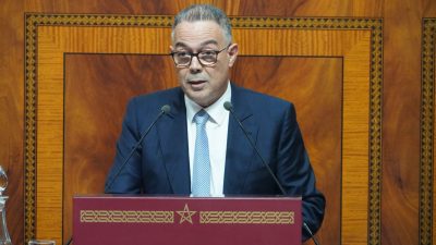 لقجع يعلن إعفاء الأجور الأقل من 10 آلاف درهم من الضريبة على الدخل ابتداء من 2027