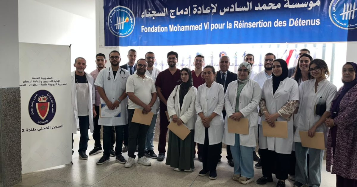 إطارا طبيا يشاركون في قافلة طبية لفائدة نزلاء السجن المحلي 2 بطنجة