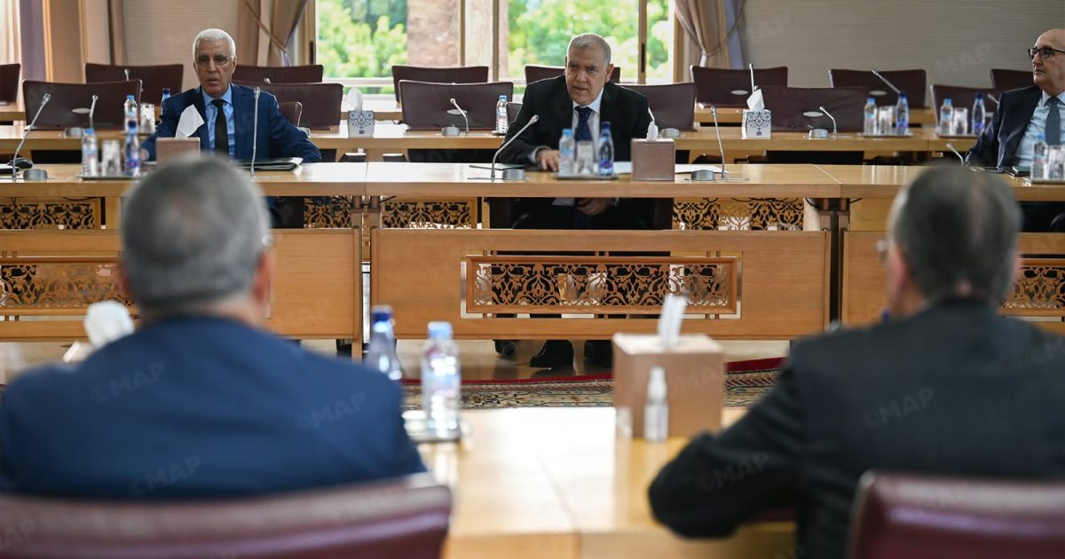 انتخابات 2027.. وزير الداخلية يتشاور مع النقابات بشأن انتخاب ممثلي المأجورين